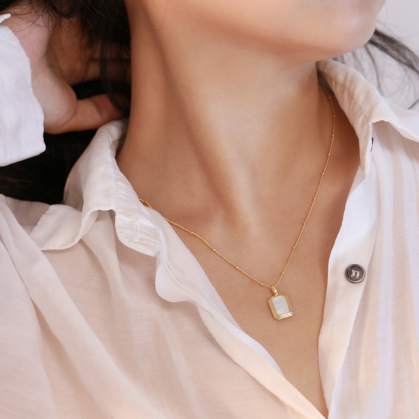 Double-sided Natural Black Agate and White Fritillaria Necklace