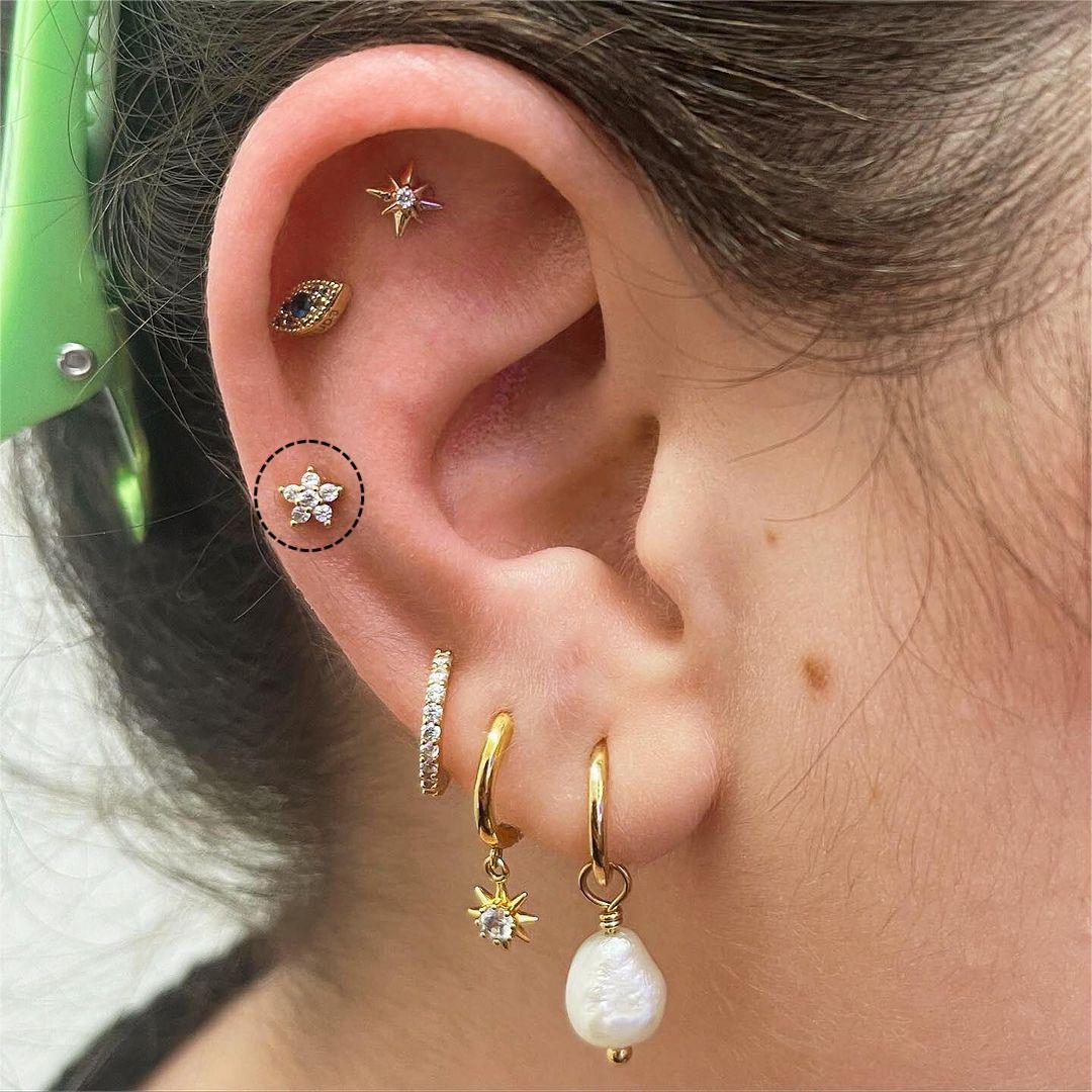 A17  Zircon Stars Studs