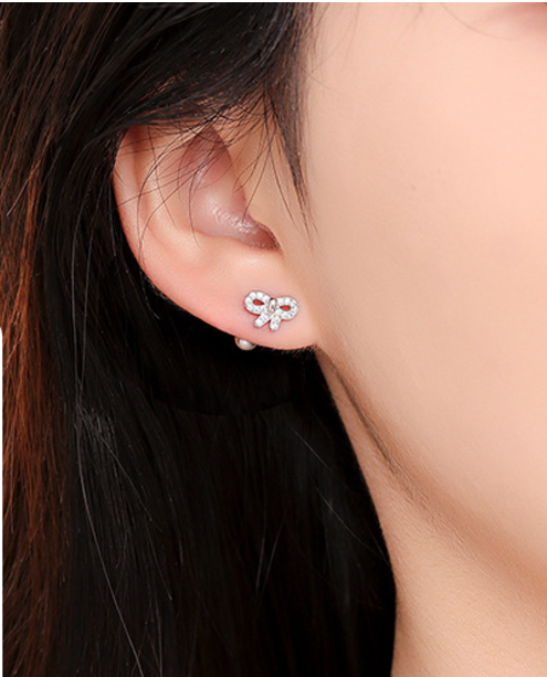 A46  Bow Zircon Studs