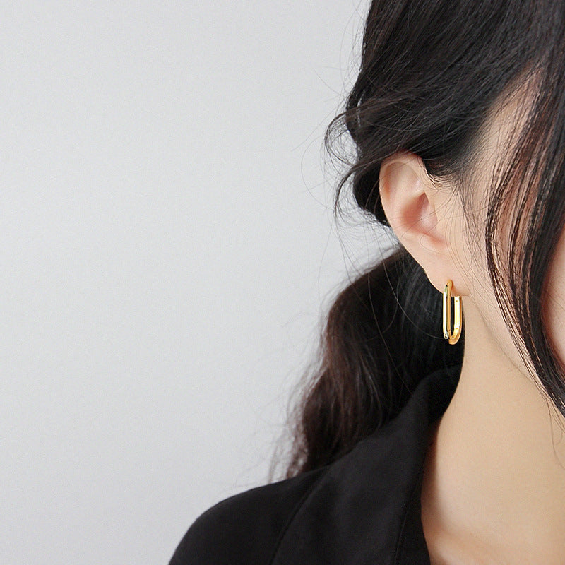 B31 Oval Hoop Earrings